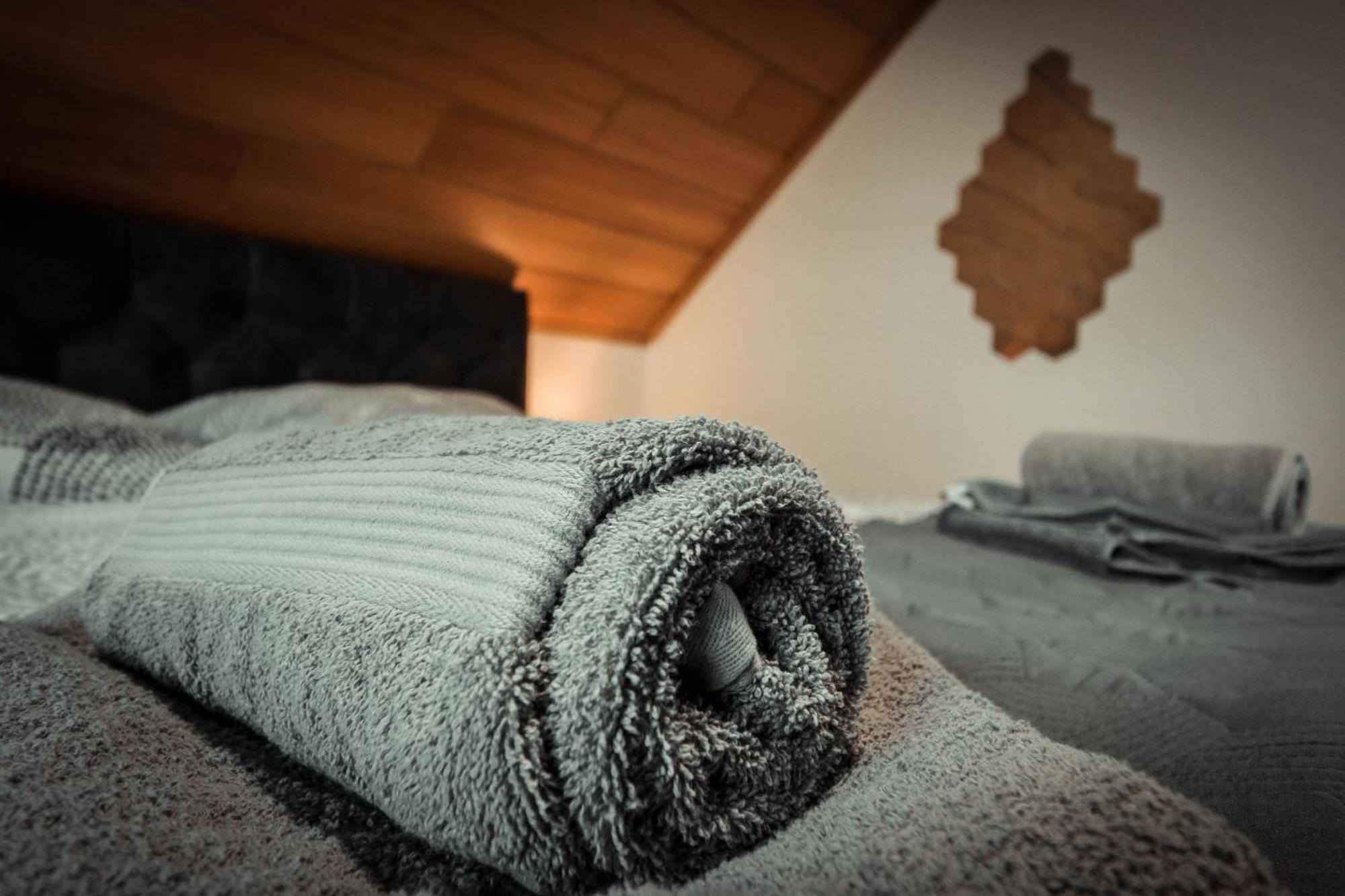Stilvolle Wellness-Ferienwohnung In Neef Whirlpool, Sauna, Grill, Fitness, Billard & Moselblick Buitenkant foto